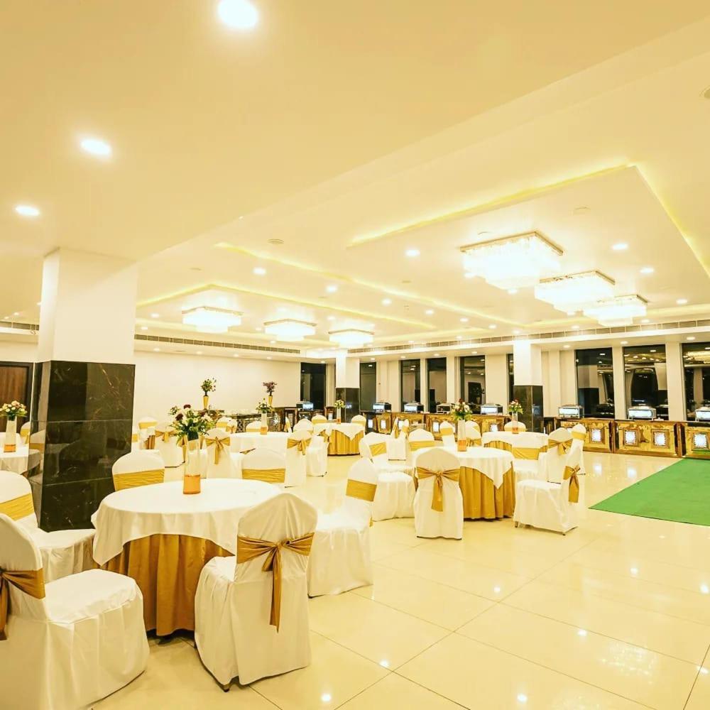 Grand Pearl Hotel & Banquet Lucknow Extérieur photo