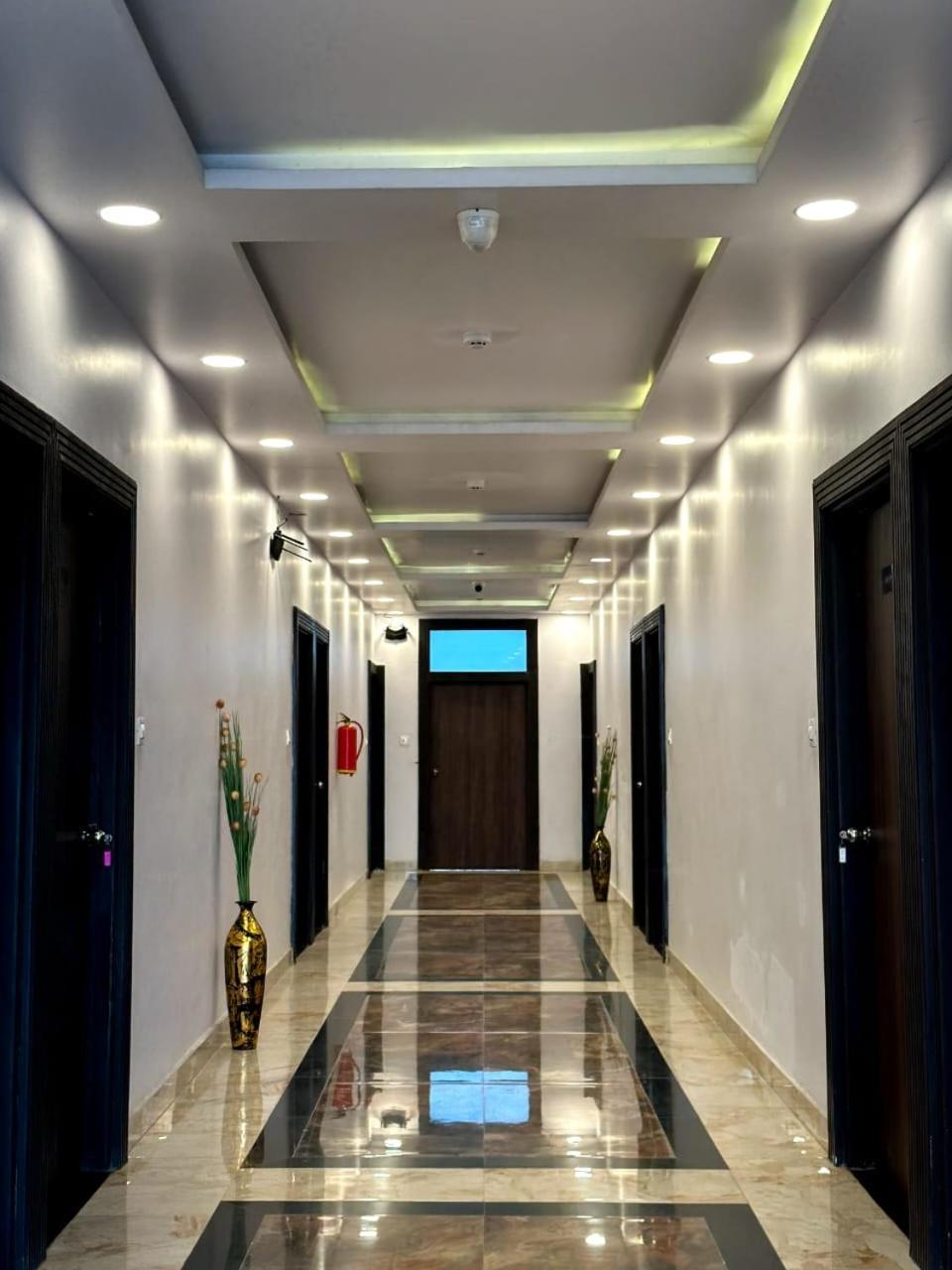 Grand Pearl Hotel & Banquet Lucknow Extérieur photo