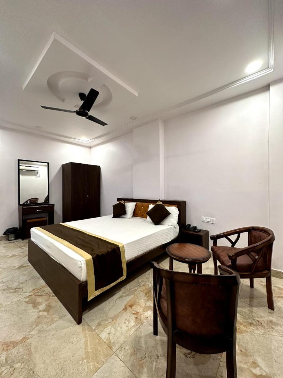 Grand Pearl Hotel & Banquet Lucknow Extérieur photo