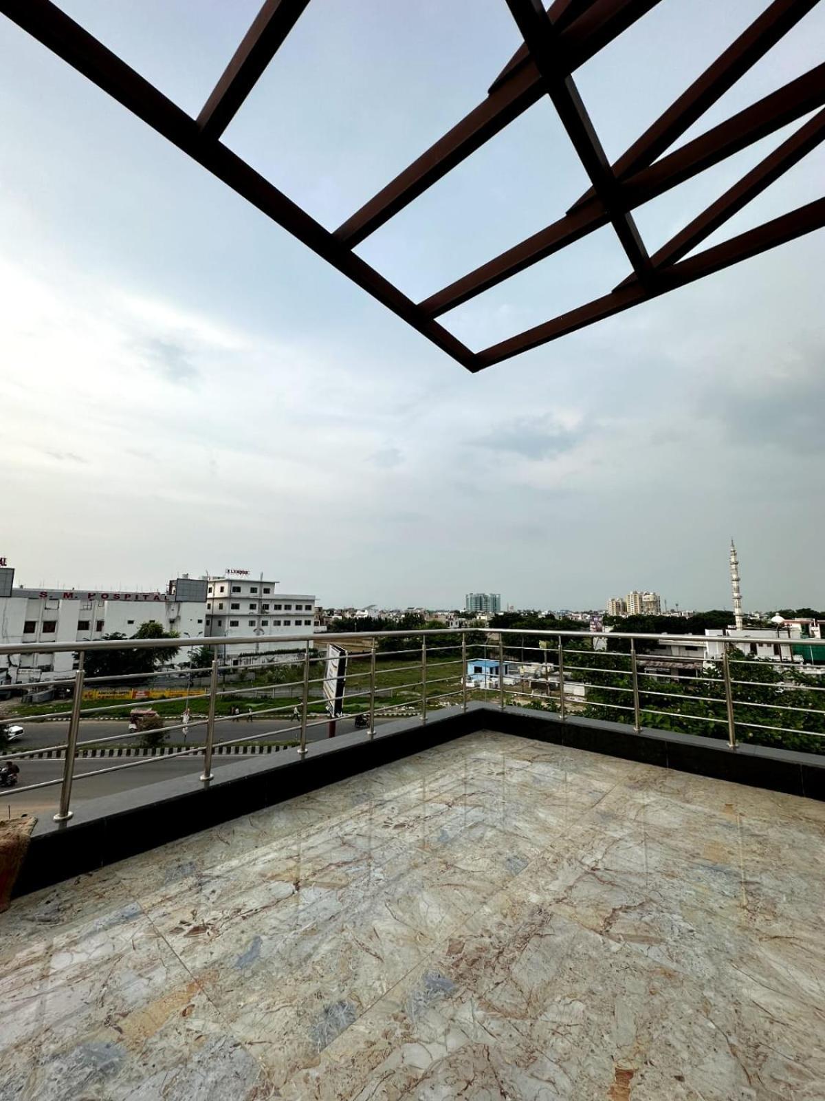 Grand Pearl Hotel & Banquet Lucknow Extérieur photo